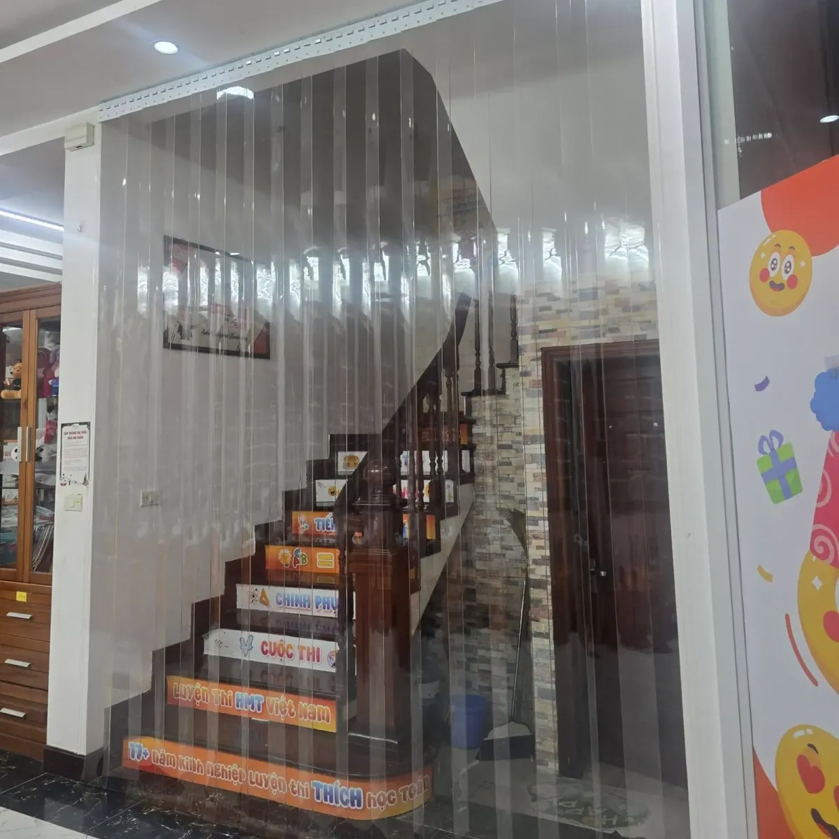 Lắp đặt rèm ngăn lạnh điều hoà tại Cẩm Phả Quảng Ninh Lắp đặt rèm ngăn lạnh điều hoà tại Cẩm Phả Quảng Ninh